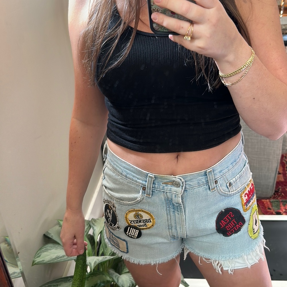 Vintage patched Levi’s 27-28